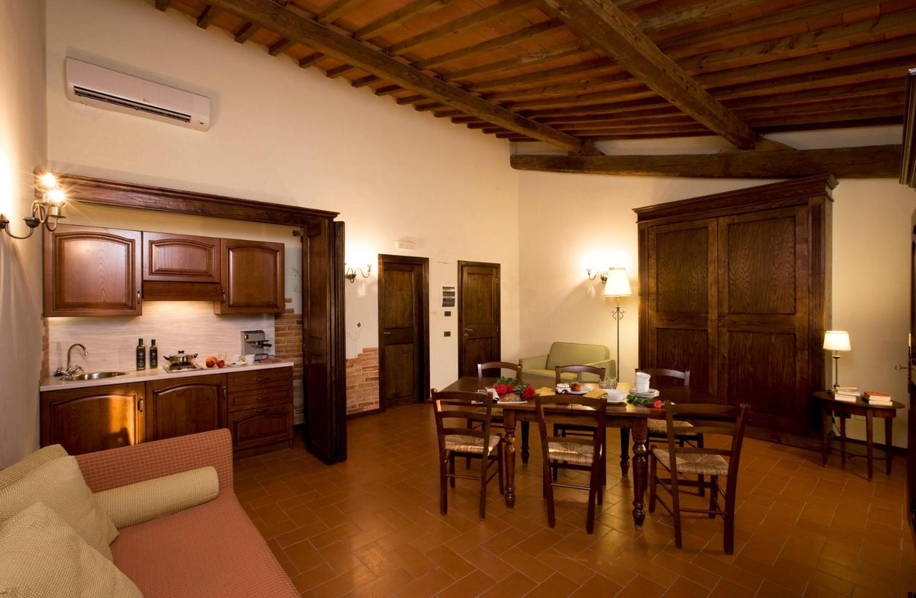 Agriturismo Antico Borgo Poggitazzi ローロ・チュッフェンナ エクステリア 写真