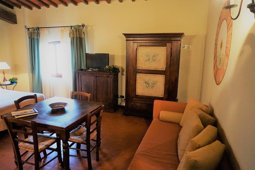 Agriturismo Antico Borgo Poggitazzi ローロ・チュッフェンナ エクステリア 写真